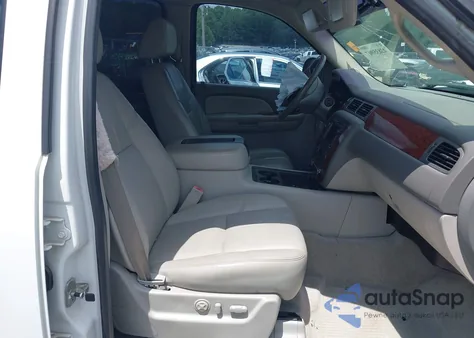 2008 Chevrolet Suburban 1500 Lt from USA, damaged, VIN 3GNFC16018G128955